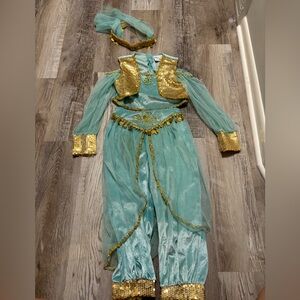 Girls 5-6 princess jasmine Aladdin Halloween costume